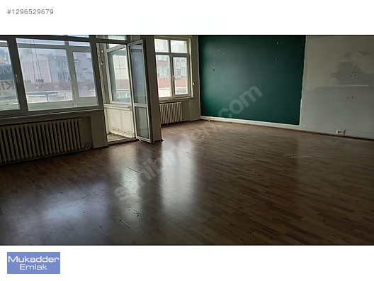 ESENTEPE ASTORİA KARŞISINDA ,140M,KOMBİLİ, 3+1 BOŞ OFİS