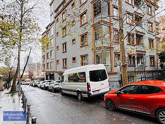 GAYRETTEPE VERGİ DAİRESİ YAKINI 4+1,BAKIMLI,200M,GARAJLI KOMBİLİ