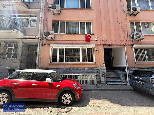 BEŞİKTAŞ AKARETLERDE CADDE YANI SATILIK 3+1