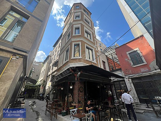 KARAKÖY GALATAPORT YANI KÖŞE PARSELDE SATILIK BİNA